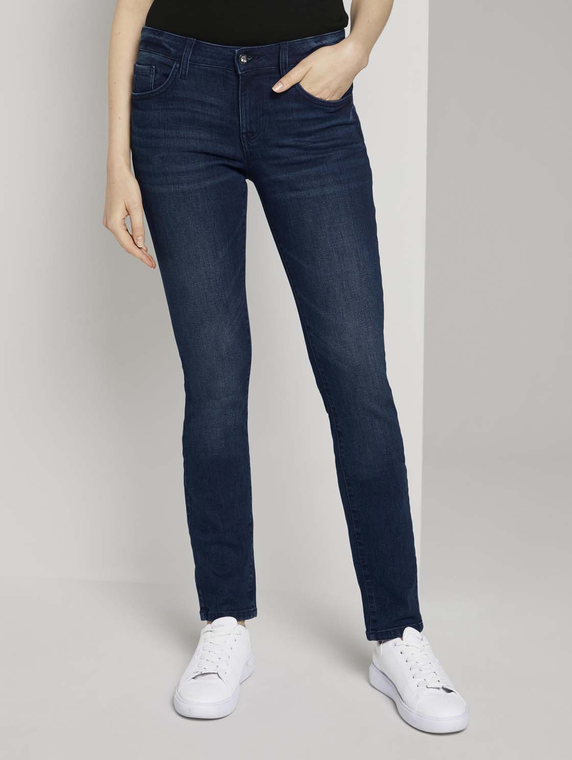Alexa Slim Jeans